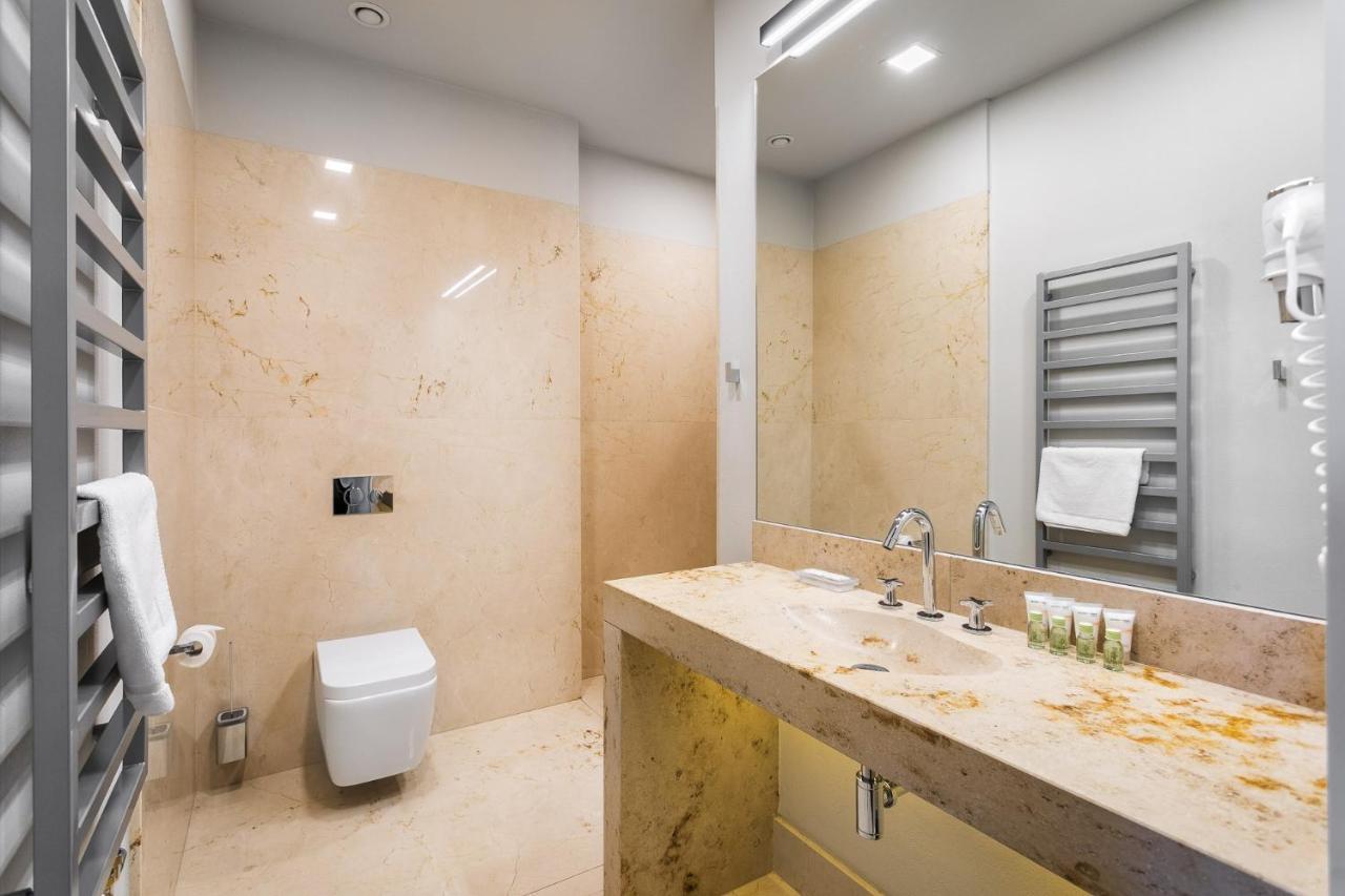 Dada Premium Aparthotel Краків Екстер'єр фото