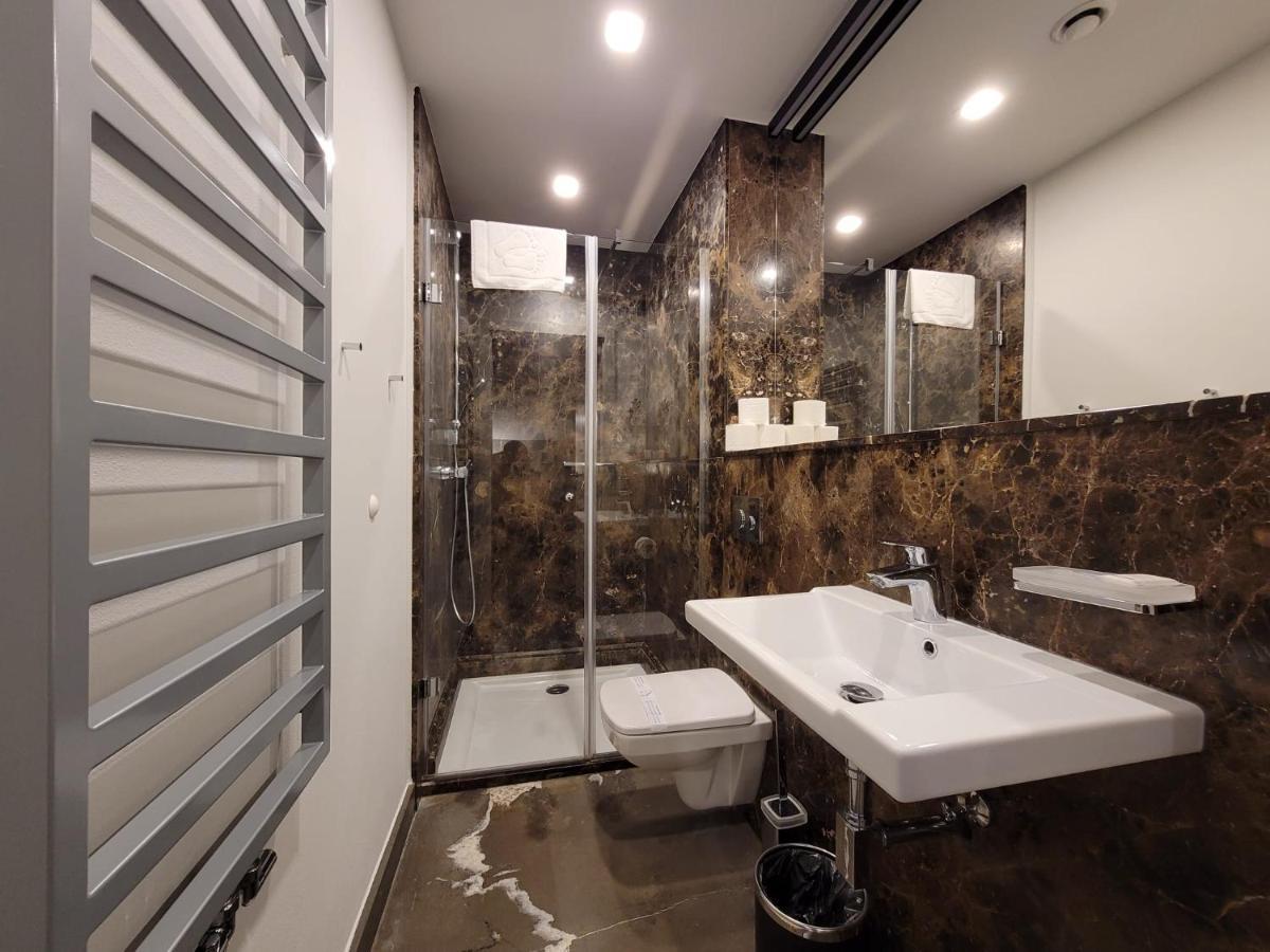 Dada Premium Aparthotel Краків Екстер'єр фото